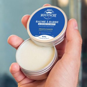Big moustache baume barbe et visage