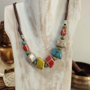 Bijoux de corallie  collier carrés multicolores