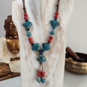 Bijoux de corallie  collier triangles bleu